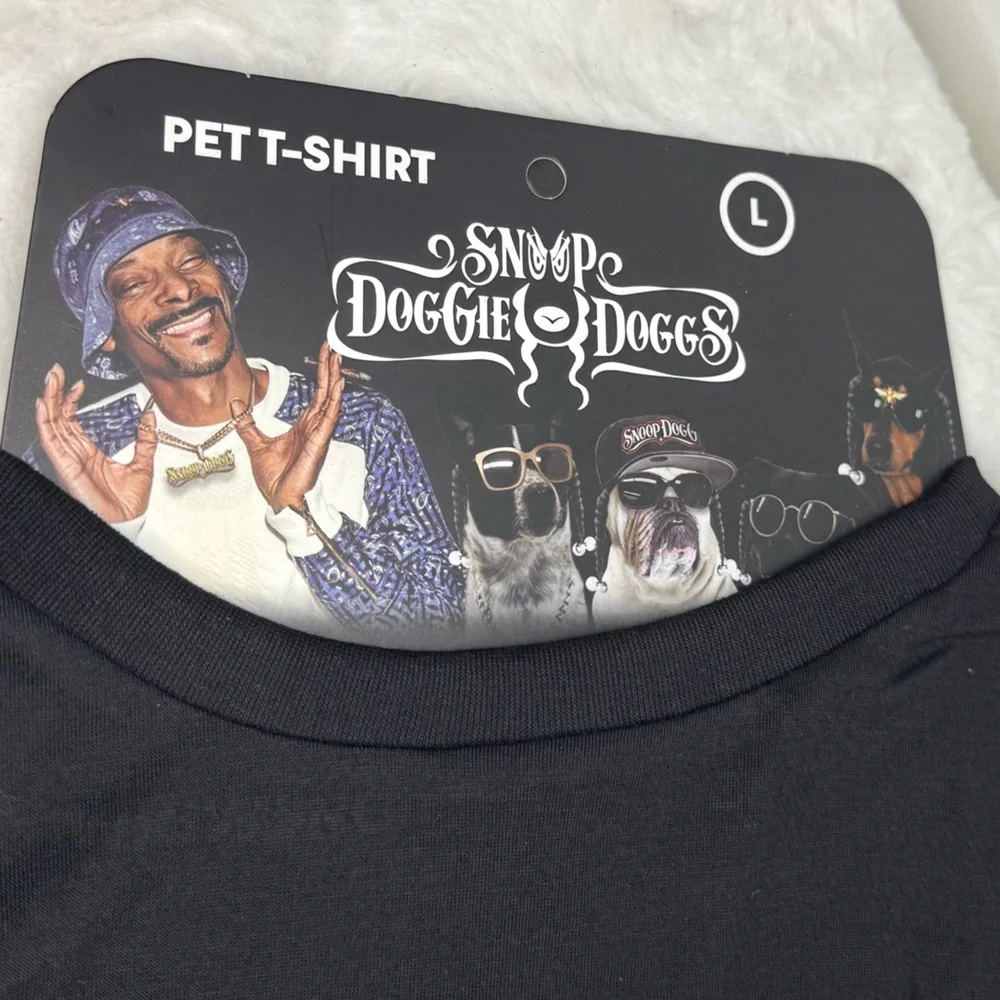 NEW Snoop Dogg Deluxe T-shirt size L, w/Mic Drop graphic w/glitter & rhinestones